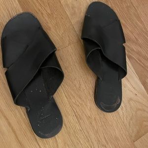 ATP women’s black leather sandals size 37
